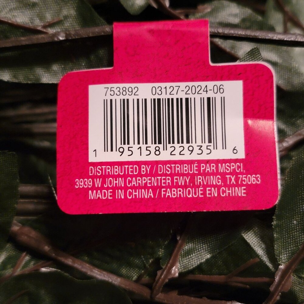 Ashland Deluxe Frosted Red Berry Bush With Green Leaves For Christmas/Winter Dec - Picture 3 of 3